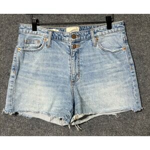 Universal Thread Womens Size 8 Denim Vintage MIDI Shorts Light Wash Distressed